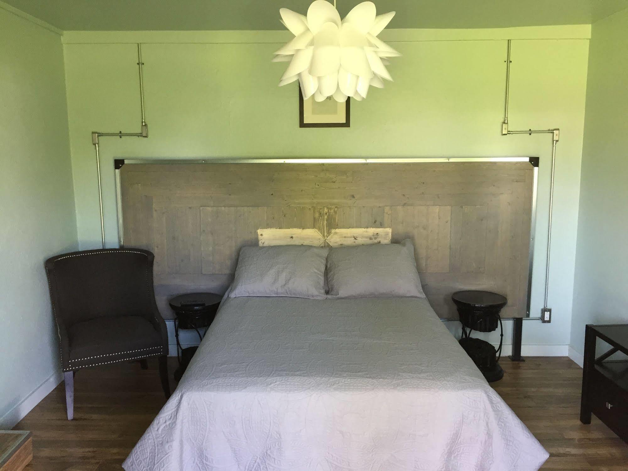 Rooms At The Pecan Olmito Екстер'єр фото